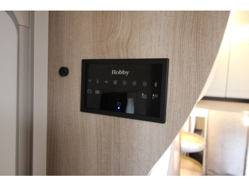 Hobby De Luxe 460 UFE Cama francesa y asiento redondo! foto: 19