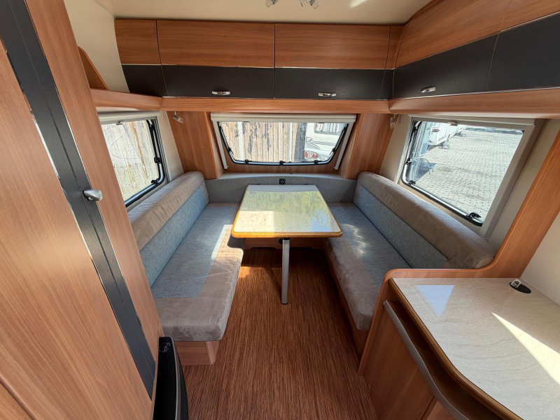 Hobby De Luxe 380 TB Mit Mover und Markise! Foto: 9