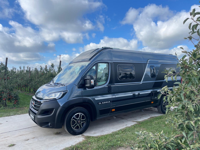 Adria Twin Plus Supreme 640 SLB 9-Traps LUCHTVERING foto: 3