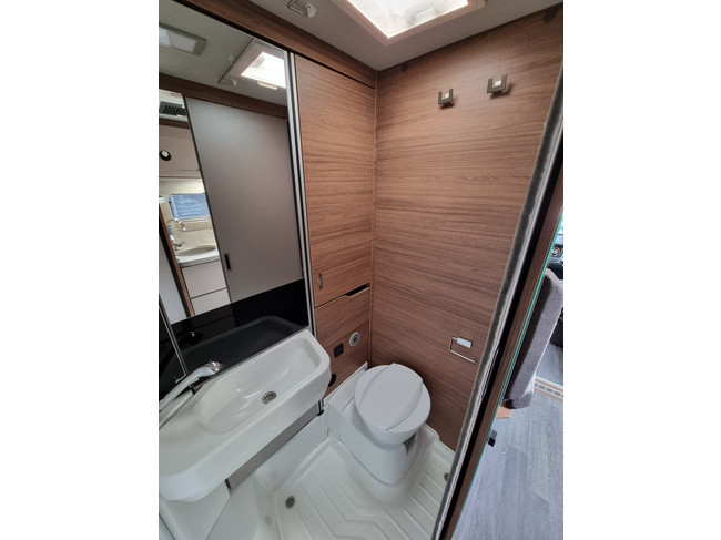 Knaus R11 Van TI 650 MEG Vansation | Automatic | Roof air conditioning | Single beds | Camera | Lane-assist | Very good condition! photo: 11