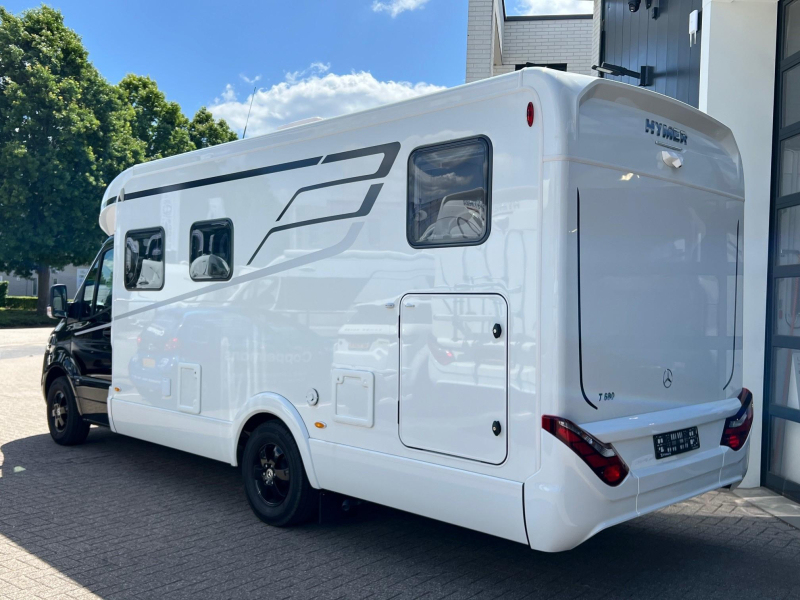 Hymer Tramp 680 automaat, enkele bedden  foto: 6