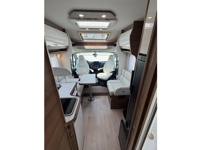RAPIDO 686F Ultimate Line Automatik EP Level Lpg Lithium Wechselrichter Foto: 14