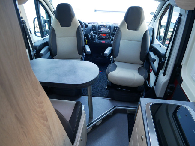 Clever 6.40 Mtr Buscamper, Maxi Chasis, Lage Lengtebedden!! foto: 8