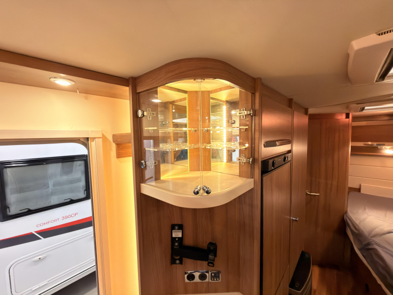 Knaus Sudwind Exclusive 580 UF mover+avance+aire acondicionado de banco foto: 20