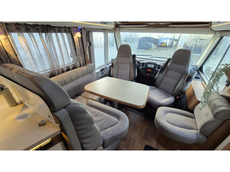 Hymer B678 PremiumLine 25833 KM / Nieuwstaat !  foto: 6