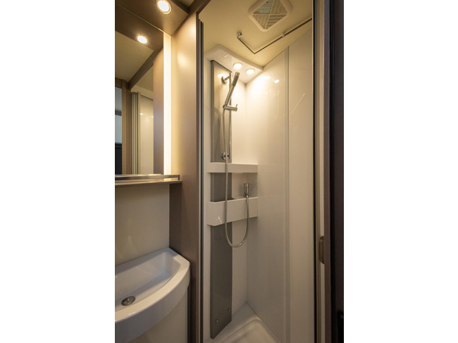 B&uuml;rstner Lyseo Privilege TD734 Queensbed + Hubbett Foto: 16