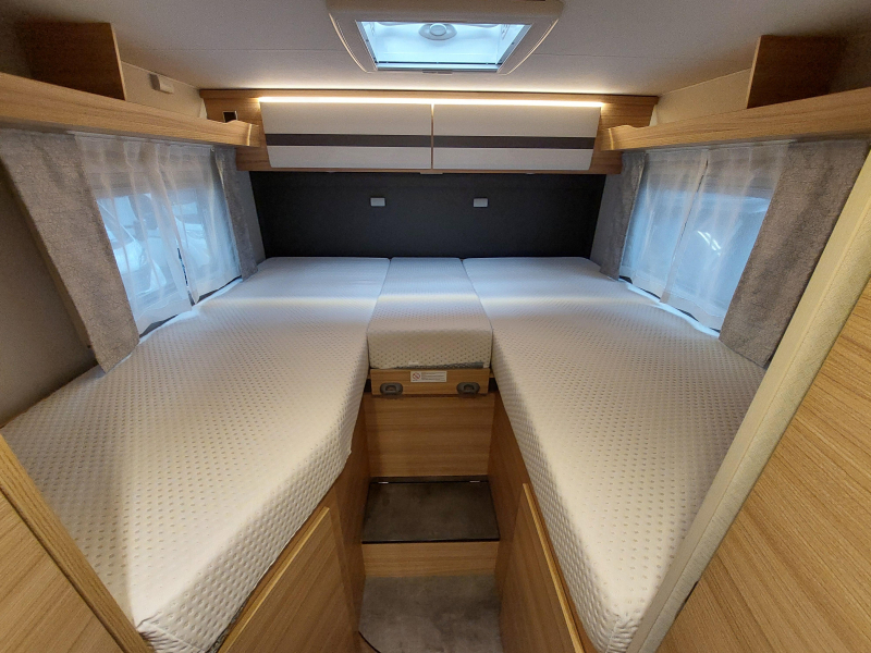 Dethleffs Globebus T 6 GT Autom&aacute;tico/camas individuales/Tv foto: 18