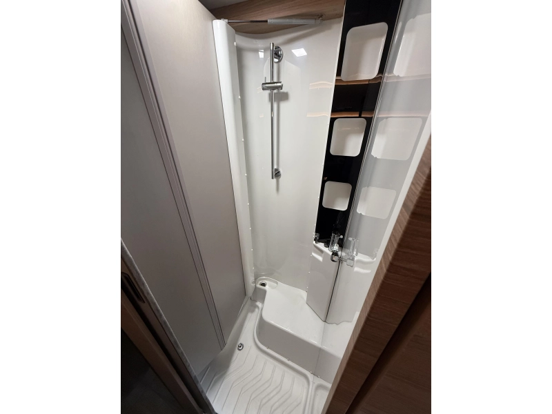 Weinsberg Xcursion 500 LT Compact Hefbed 22000 km!  foto: 16