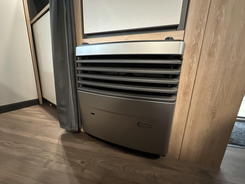 Knaus Sport 450 FU fransbed / rondzit | A69  foto: 15