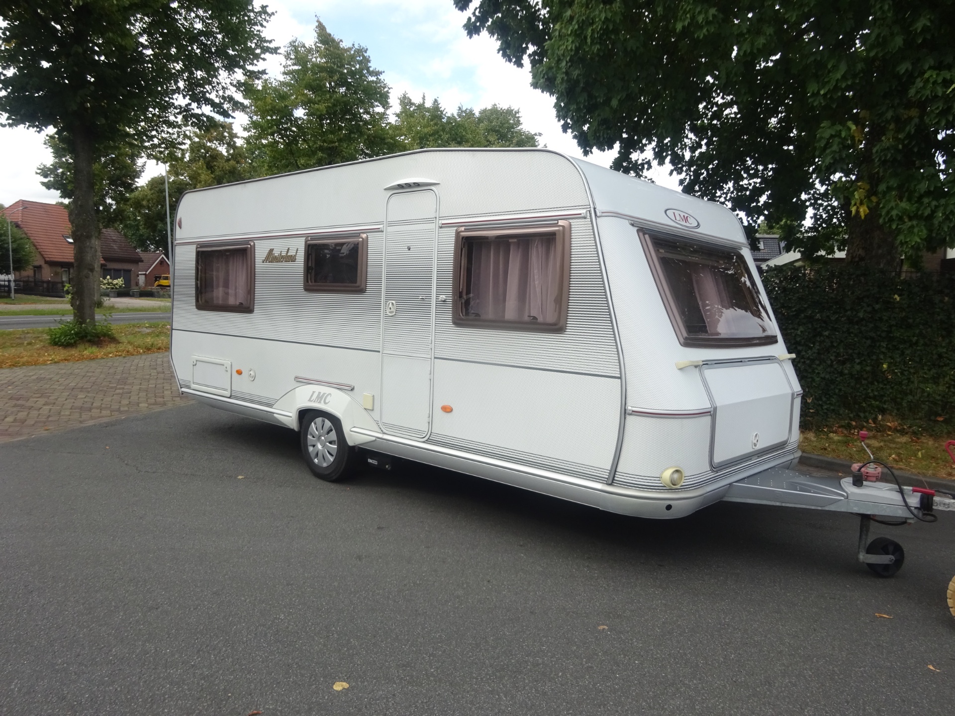 Lmc Munsterland 510 Frans Bed+Rondzit+Grote Koelkast en Mover