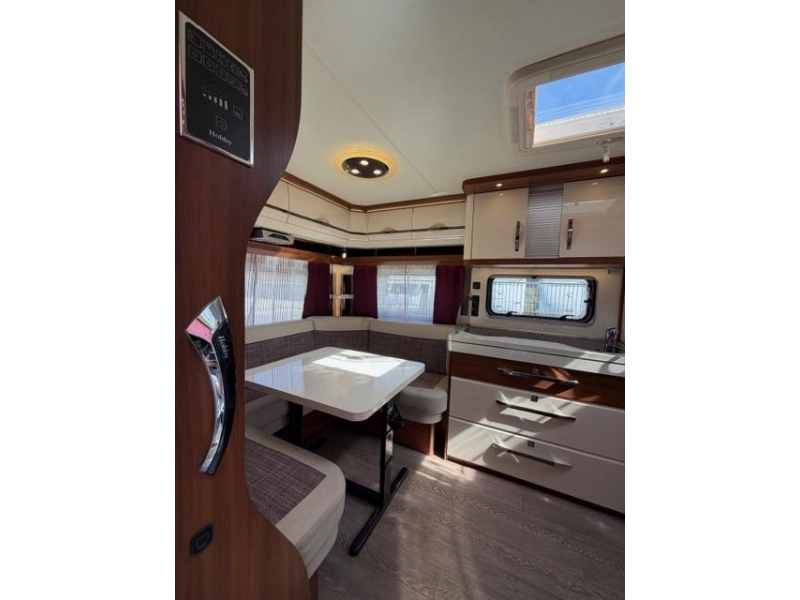 Hobby Excellent 495 UFE Incl. Mover Toldo foto: 11
