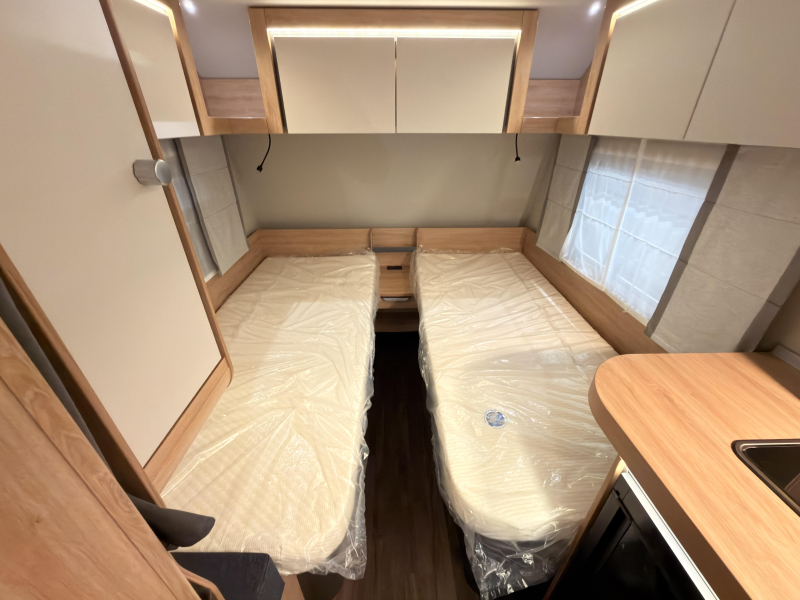 Knaus Sport 500 EU 1800 + Enkele Bedden  foto: 10