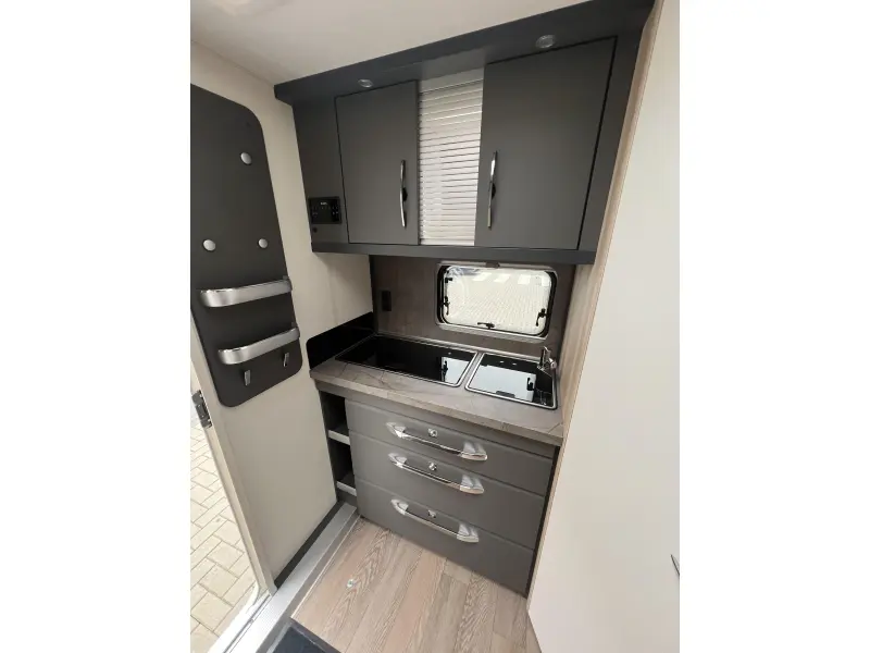 Hobby De Luxe 460 SFF  foto: 4