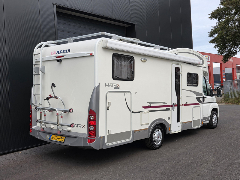 Adria Matrix M 680 SP 5 Gordeplaatsen!  foto: 3