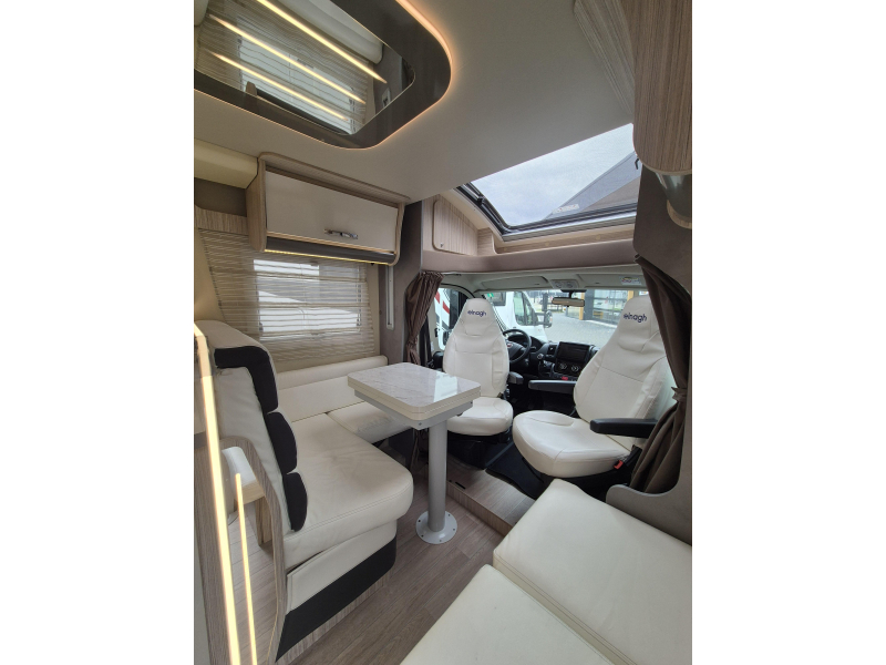 Elnagh T-Loft 450 Querbett und Hubbett Foto: 9
