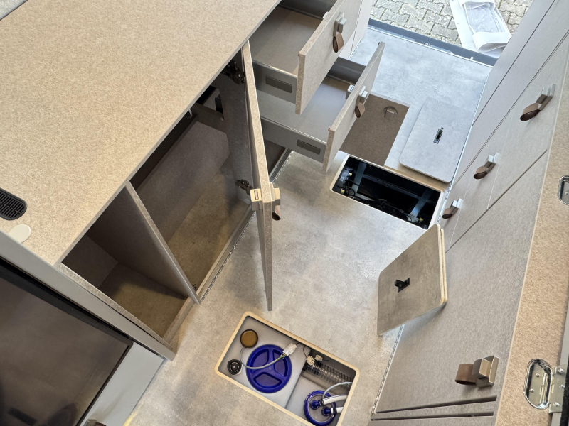 Hymer Yellowstone 640 -- Automaat - 4pers --  foto: 17
