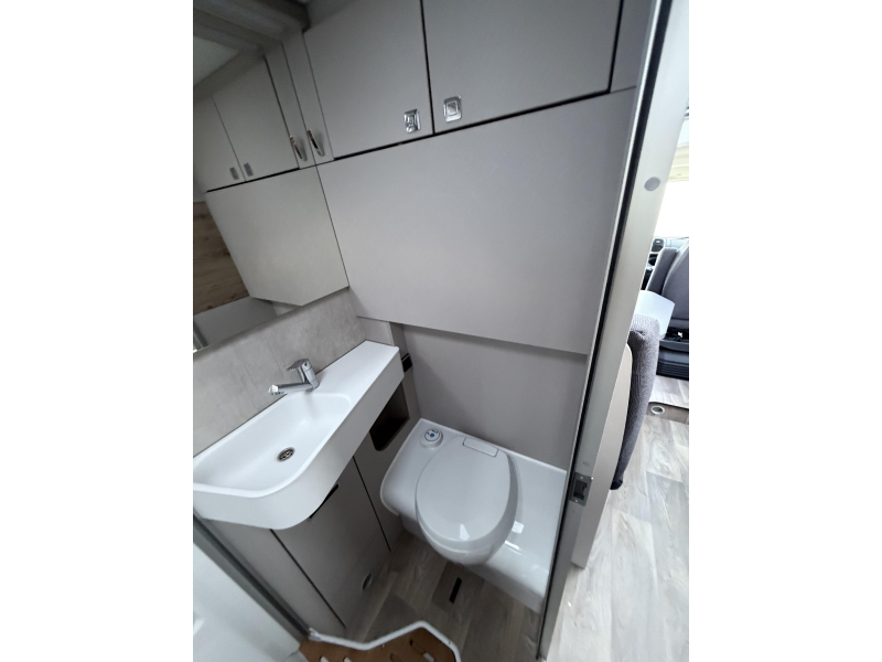 Hymer Exsis-T 580 PURE Automaat, schotel, tv  foto: 10