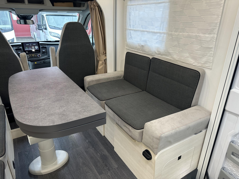 Challenger Graphite Ultimate 380 ( Chausson 720 ), 5 pers.  foto: 9