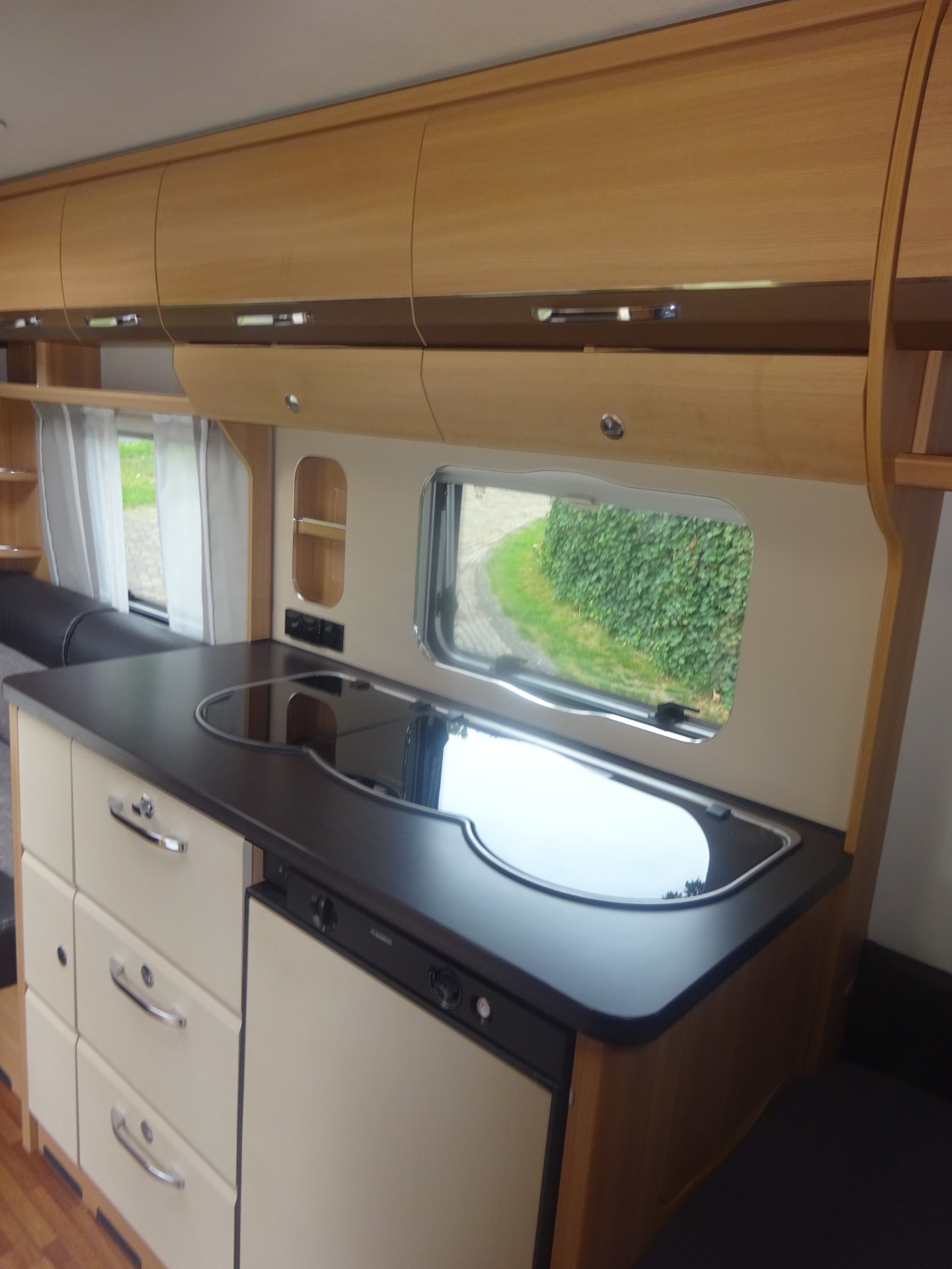 Lmc Passion 470D Met Frans Bed en Rondzit+Mover+Luifel foto: 14