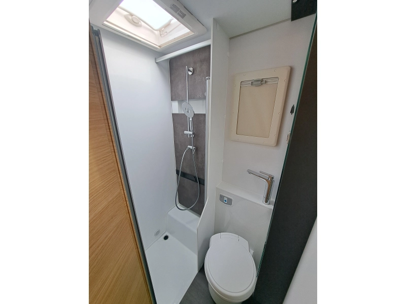 Adria Sonic 600 SL 180CV (ex-alquiler) foto: 9