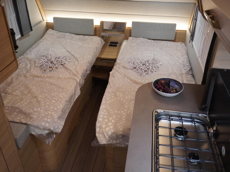 Knaus Sudwind Black Selection 500 EU !! BED VAN 217CM LANG !!!  foto: 21