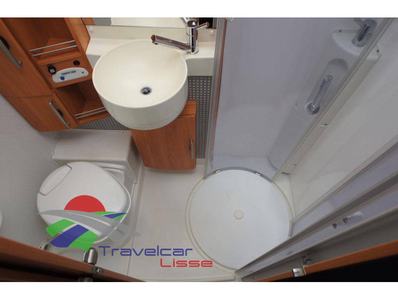 Hymer B 584 Zonnepaneel/Dakairco  foto: 8