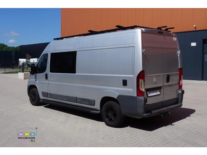 Peugeot Boxer 600 5 persoons  foto: 2