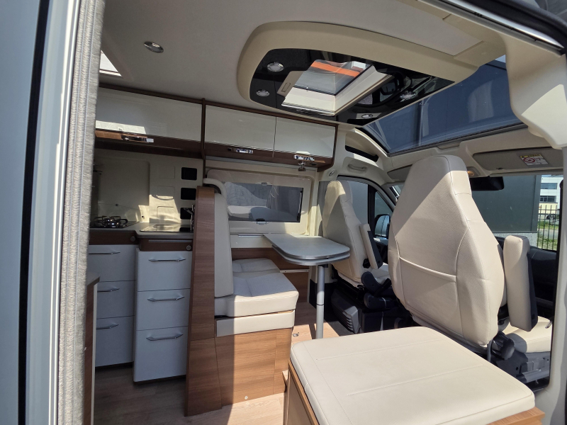Rapido V 62 Ultieme luxe, frans bed.  foto: 4