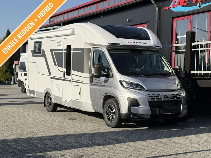 Adria Matrix Plus 670 SL Familiecamper Automaat  foto: 0