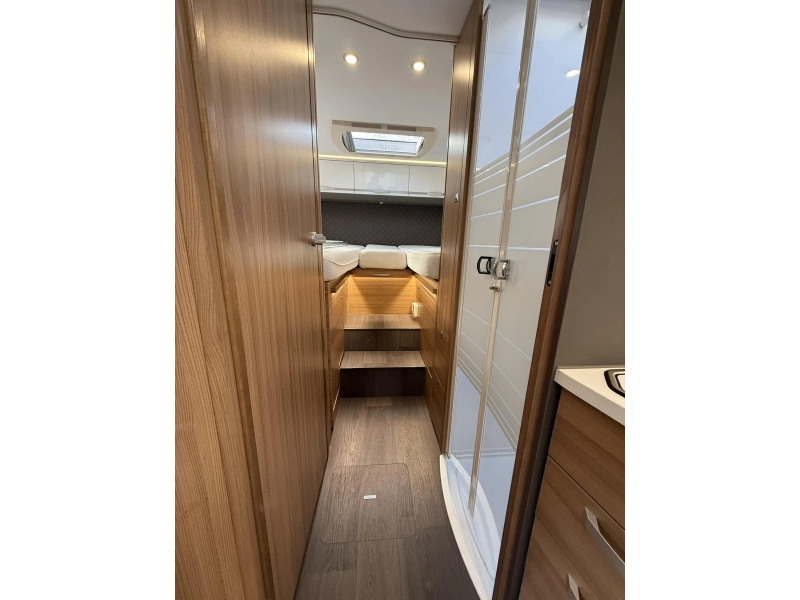 Adria Coral XL Plus 670 SL - FAMILIENWOHNMOBIL Foto: 18