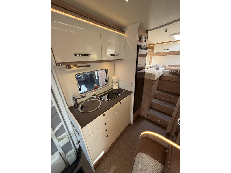 Bürstner Limited T 690 G Automaat/vol opties!  foto: 16