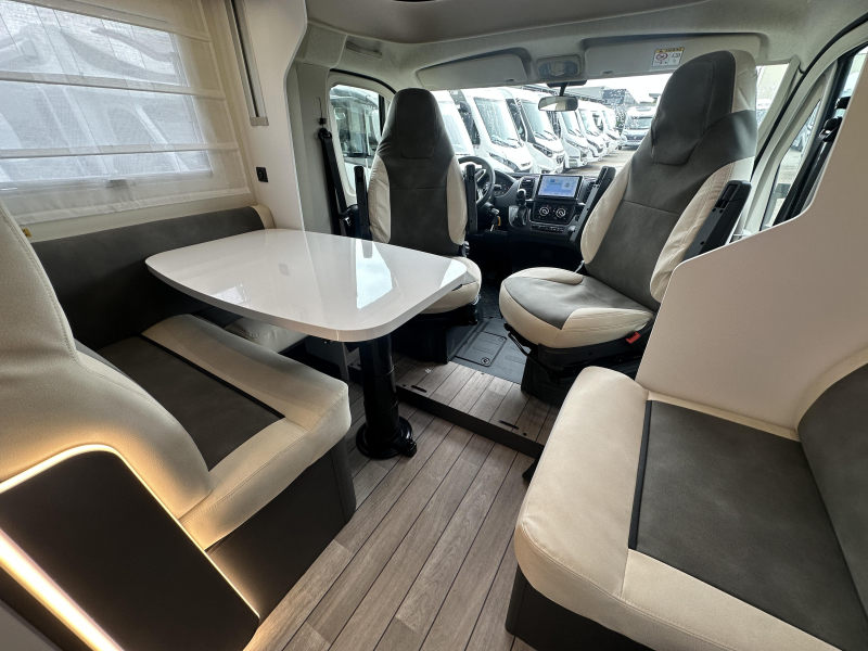 McLouis MC4 379 Fiat 140PK Automaat NIEUW  foto: 15