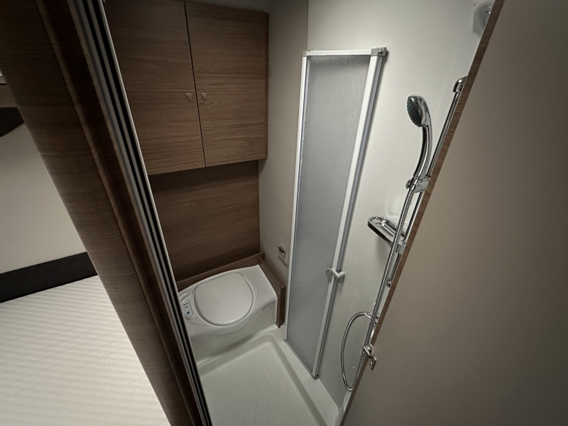 Knaus L!ve Wave 650 MF 180PK-AUTOMAAT-694CM  foto: 14