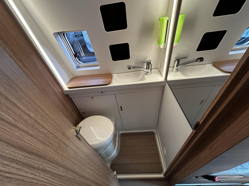 Weinsberg CaraBus 600 MQH Dwarsbed/2025/Euro-6/5.9M  foto: 12