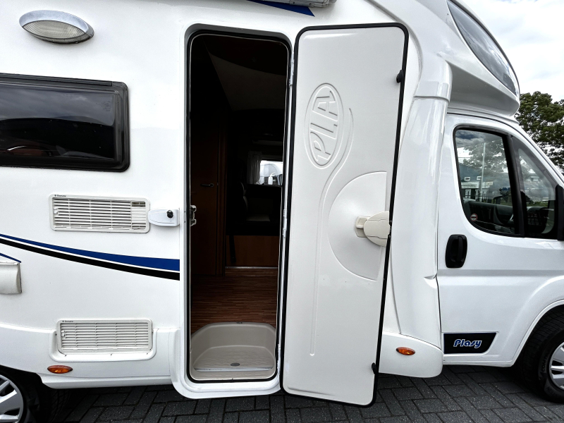 P.L.A. Camper Plasy 63 HP Dwarsbed/Hefbed/2016/6.2M  foto: 6