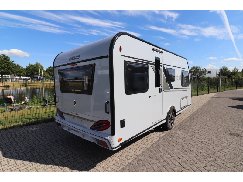 Knaus Sudwind Black Selection 460 EU Gas Campovolo 229  foto: 2