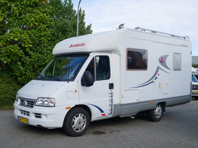 Dethleffs H 5940 Esprit, Cama francesa, Garaje foto: 2