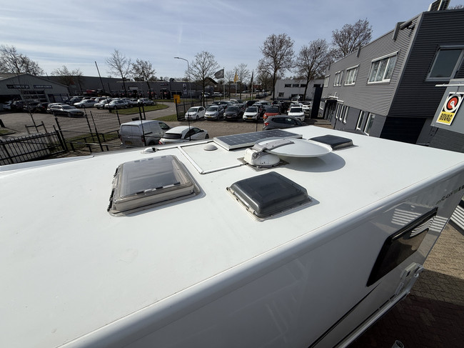 Chausson Flash 718 EB cama queen+cama abatible portabicicletas panel solar antena parab&oacute;lica el&eacute;ctrica TV puerta mosquitera remis plisado foto: 5