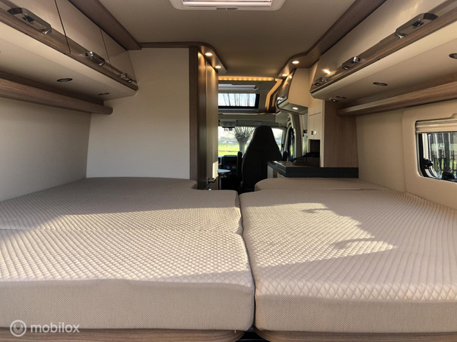 Carthago Malibu 640 Charming GT-Sky-View 160-PK Euro6 Buscamper con camas individuales &iexcl;Excelente estado! foto: 9