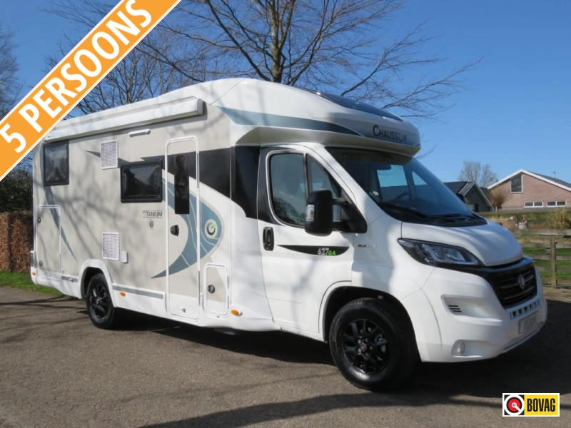 Chausson 627 5 pers.met enkele bedden