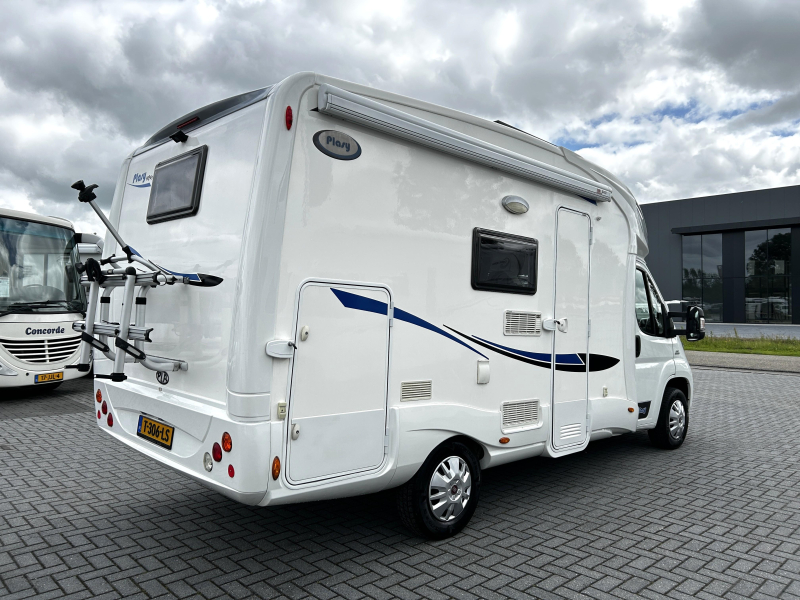 P.L.A. Camper Plasy 63 HP Dwarsbed/Hefbed/2016/6.2M  foto: 2