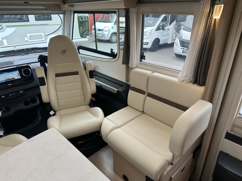 Rapido M 96 4.500 kg, Levelsysteem  foto: 11