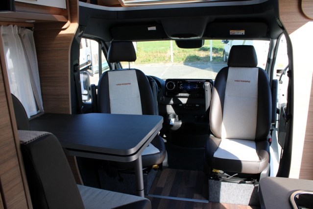 DEMO Weinsberg CaraCompact MB 640 Mercedes 170 pk AUTOMAAT compact < 7 mtr ( 108  foto: 23