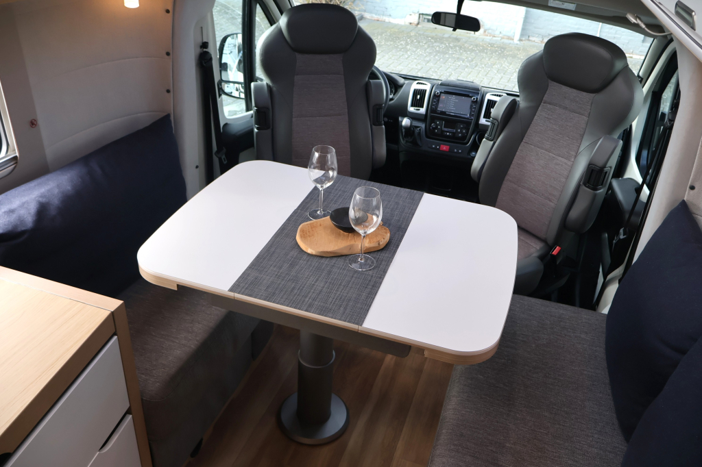 Niesmann + Bischoff Smove 7.4 E foto: 10