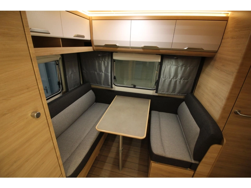 Knaus Sudwind Black Selection 420 QD Dwarsbed & Hoge koelkast!  foto: 6