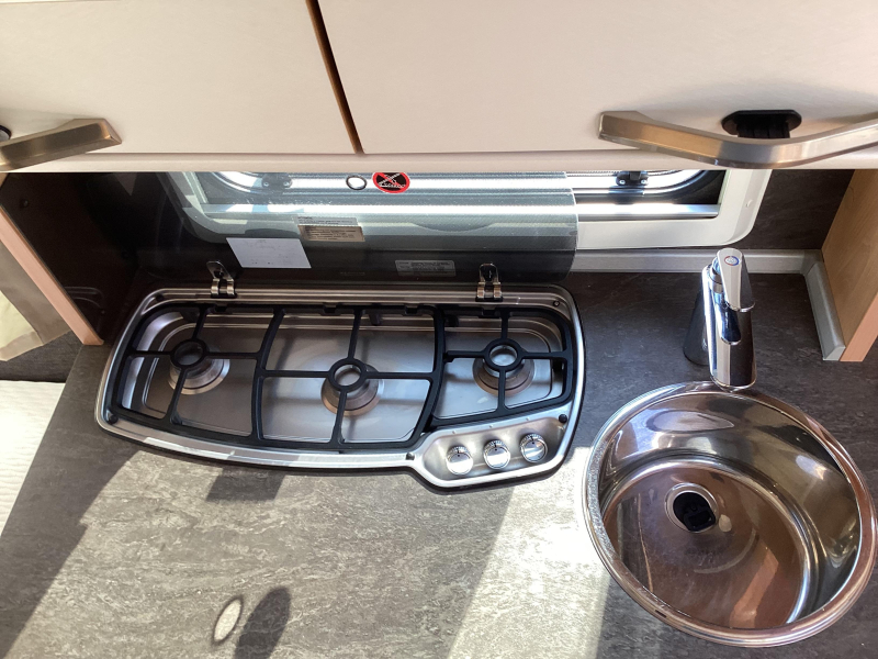 Knaus Sudwind Silver Selection 420 QD Mover/voortent  foto: 14