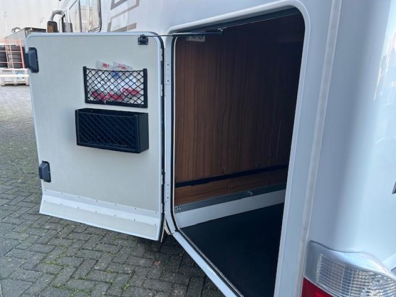 Hymer B584 B588 - automatic - low mileage photo: 7