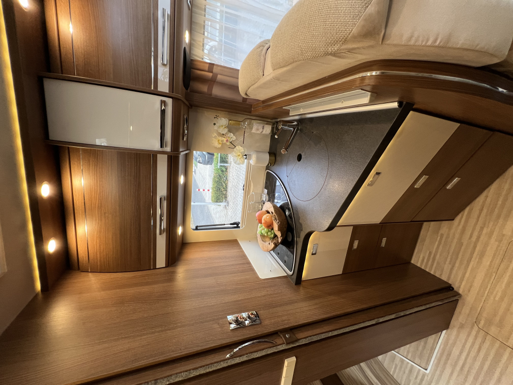Carthago C-Tourer I 144 QB QUEENSBED+HEBED TREKHAAK DAKAIRCO foto: 6