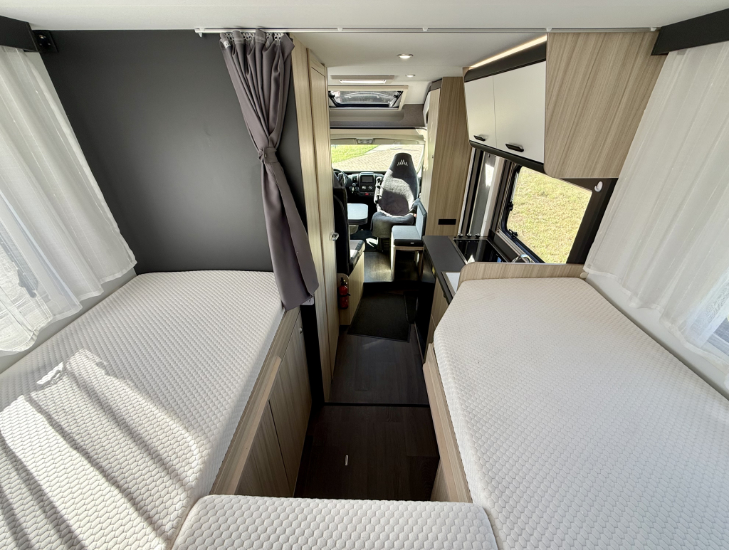 SUN LIVING S-SERIES S 65 SL photo: 3