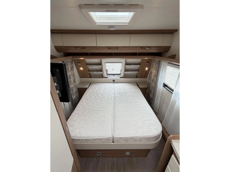 Hobby De Luxe 540 UFF Incl. Mover and Airco photo: 16